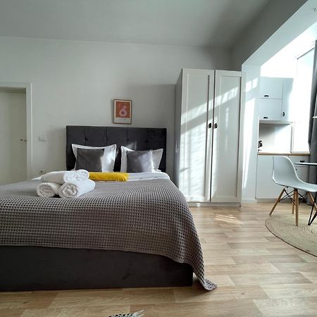 Bricks Studio Apartments Тирана Екстер'єр фото