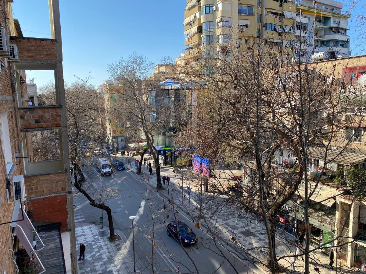 Bricks Studio Apartments Тирана Екстер'єр фото