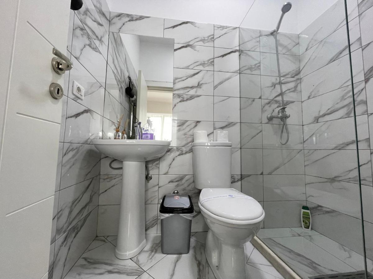 Bricks Studio Apartments Тирана Екстер'єр фото
