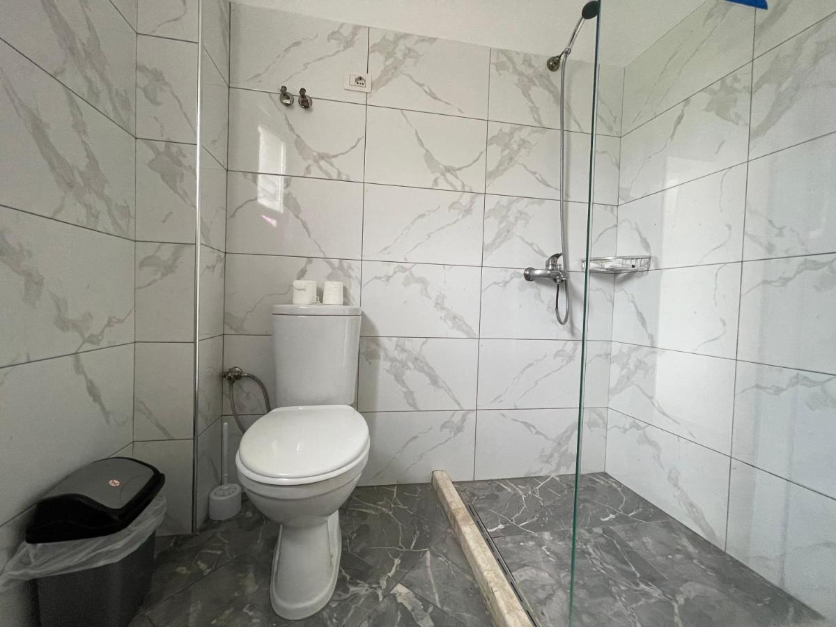 Bricks Studio Apartments Тирана Екстер'єр фото