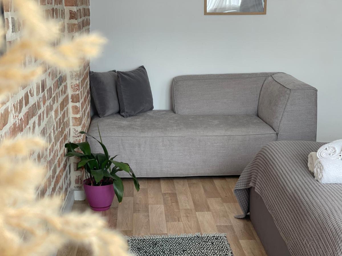 Bricks Studio Apartments Тирана Екстер'єр фото
