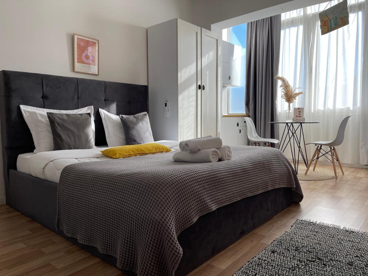 Bricks Studio Apartments Тирана Екстер'єр фото