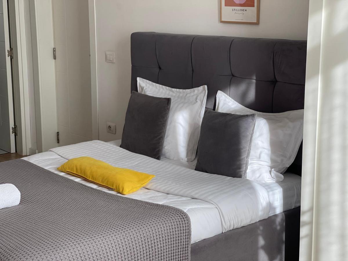 Bricks Studio Apartments Тирана Екстер'єр фото