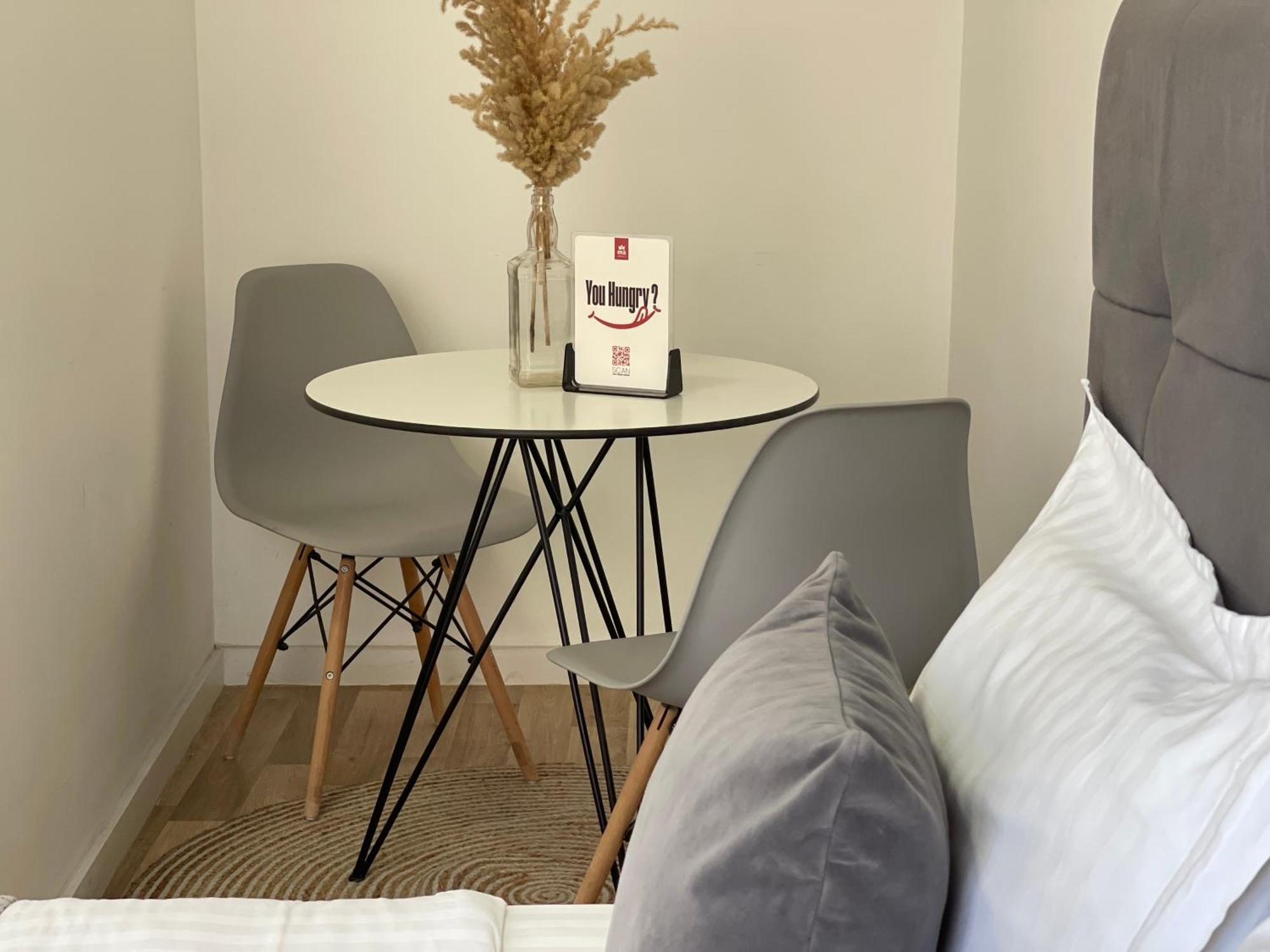 Bricks Studio Apartments Тирана Екстер'єр фото