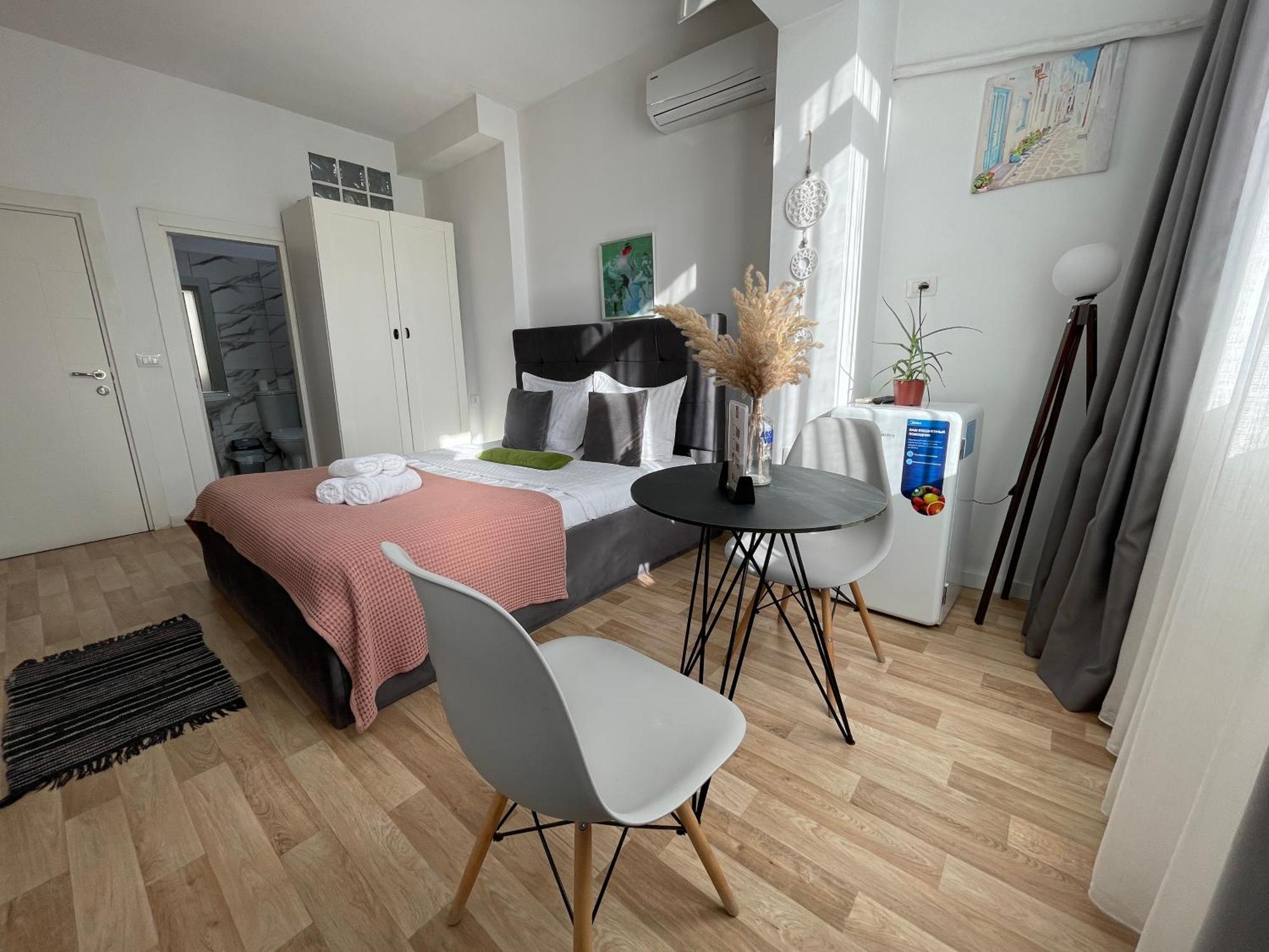 Bricks Studio Apartments Тирана Екстер'єр фото