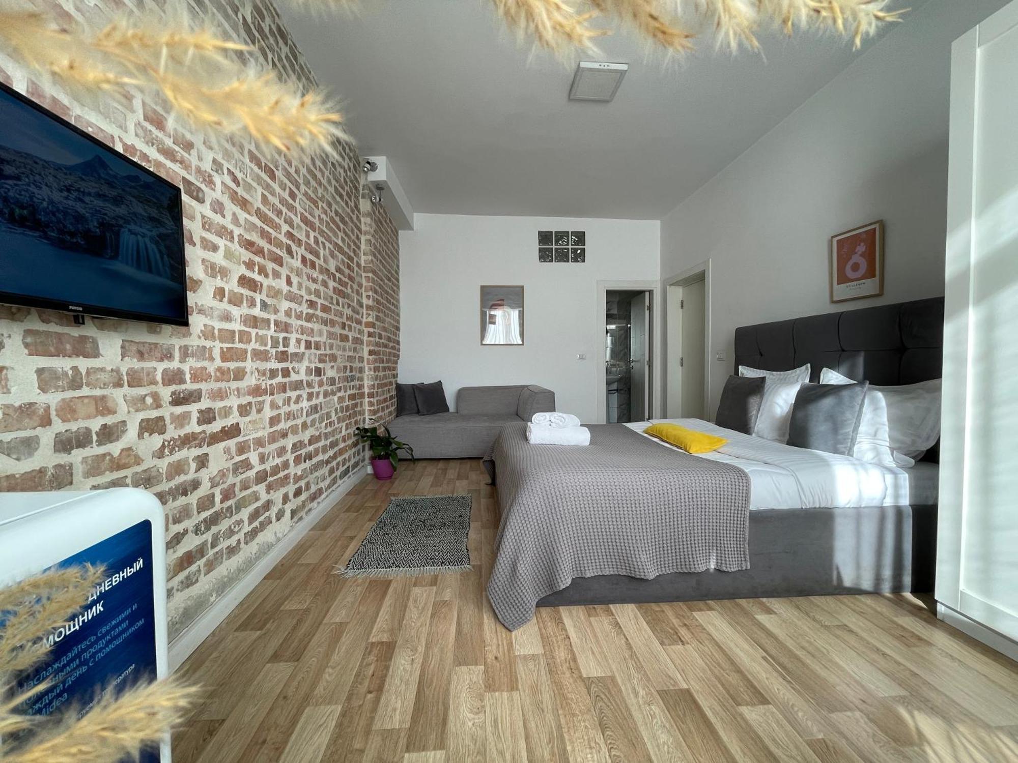 Bricks Studio Apartments Тирана Екстер'єр фото